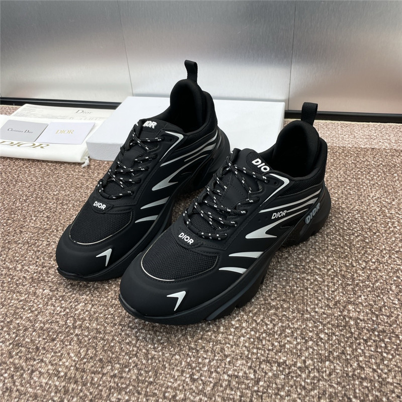 D10r b22 sneakers in black