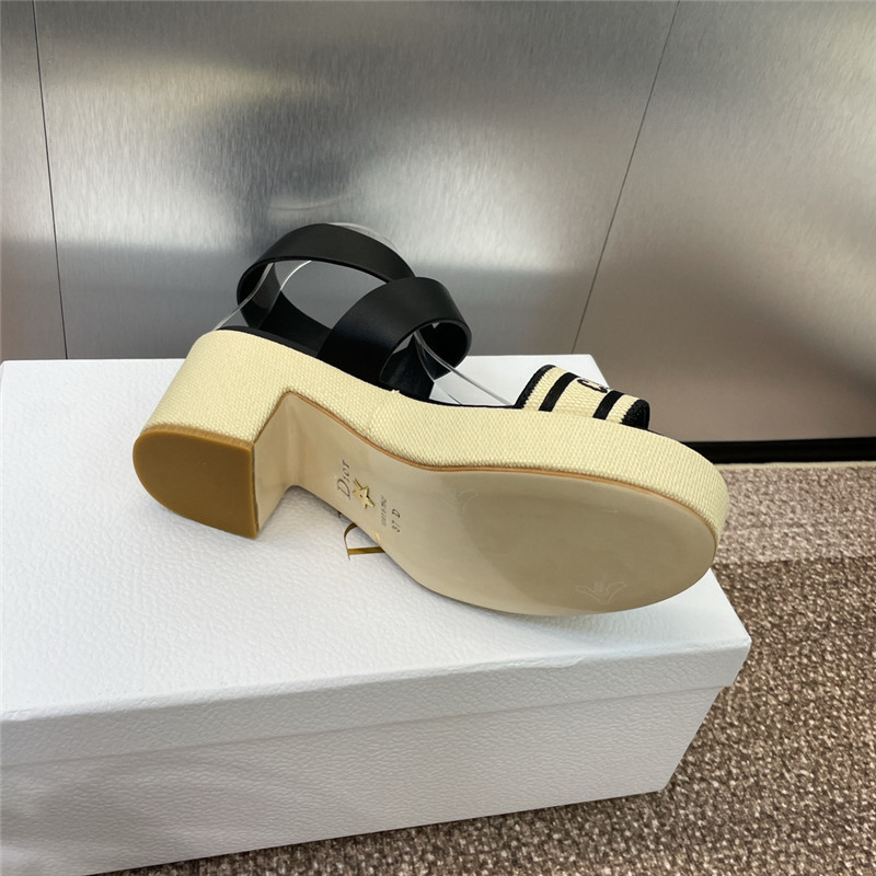 D10r dway heeled sandal natural raffia with black calfskin