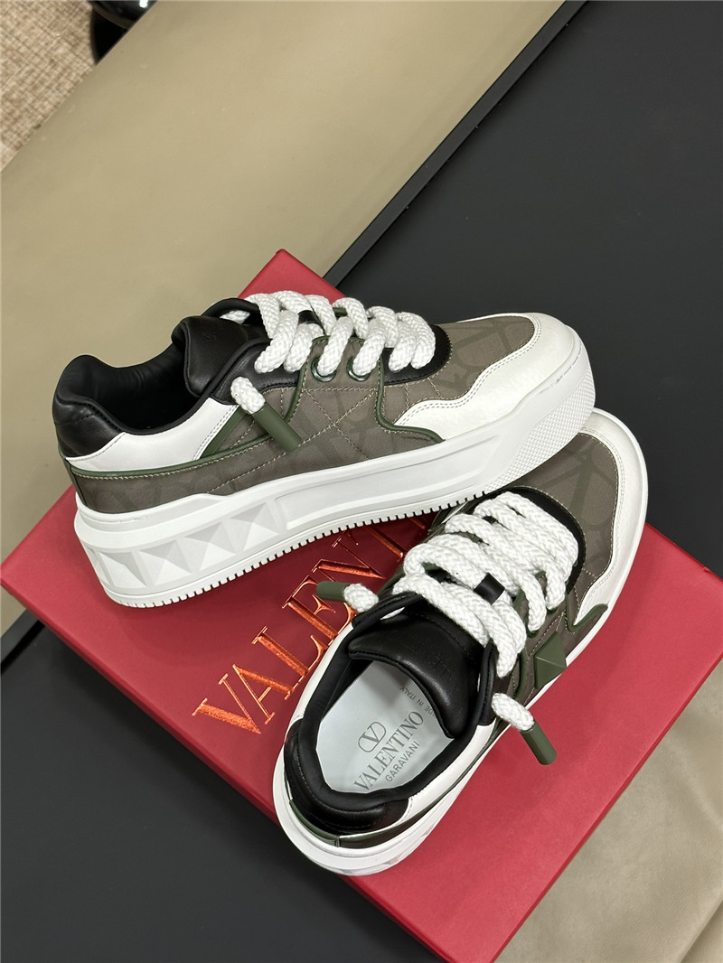Va1e*ntin0 gray one stud xl low-top sneakers