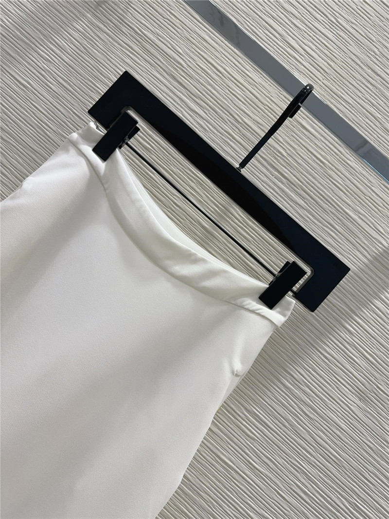 Va1e*ntin0 short-sleeved top + a-line long skirt replica clothing sites
