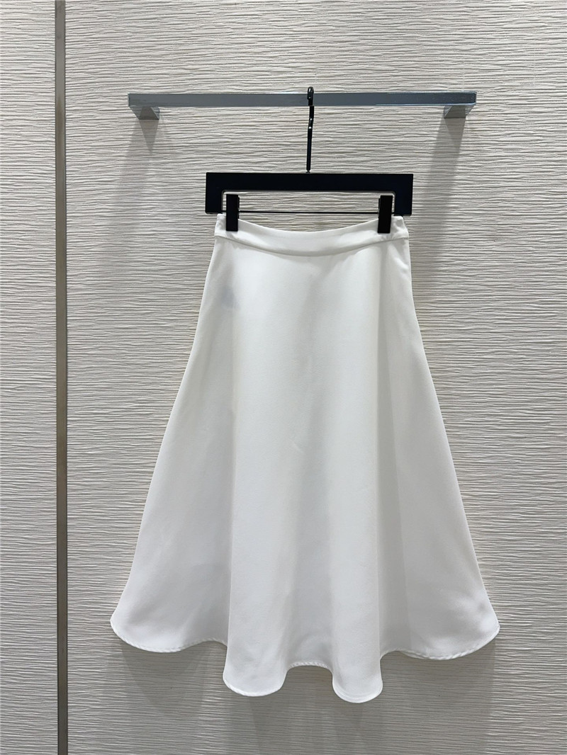 Va1e*ntin0 short-sleeved top + a-line long skirt replica clothing sites