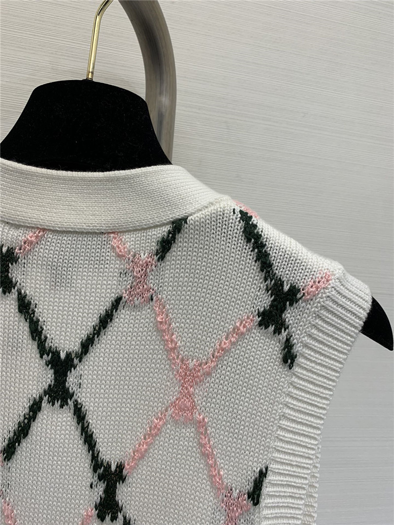 Ch**el knitted   collar vest replica d&g clothing