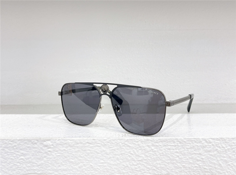 Va1e*ntin0 cat eye sunglasses