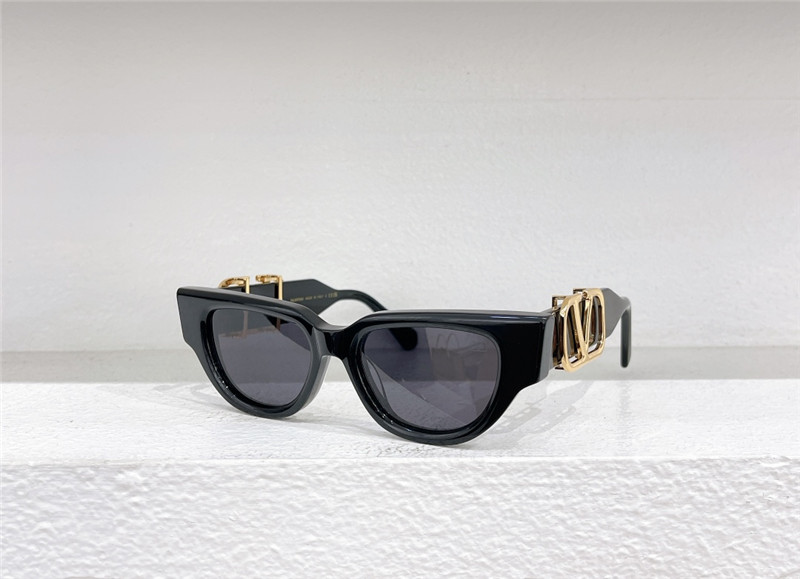 Va1e*ntin0 cat eye sunglasses