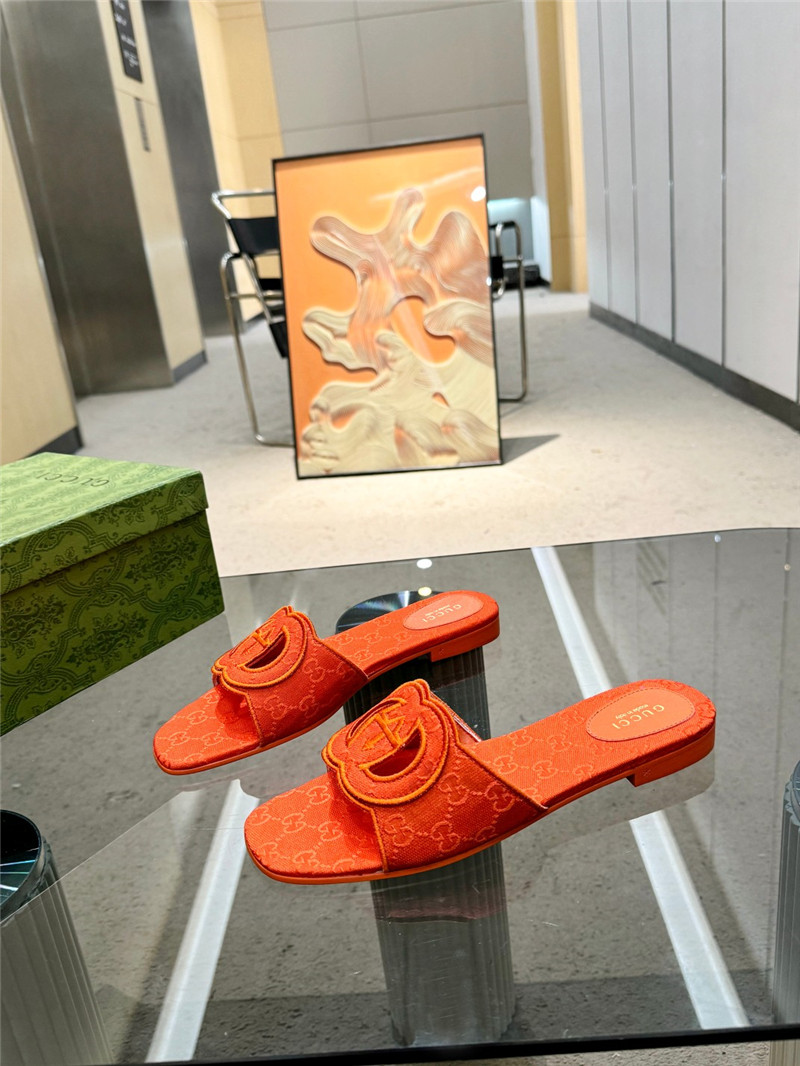 Gvc*1 interlocking g slide sandal in orange gg canvas