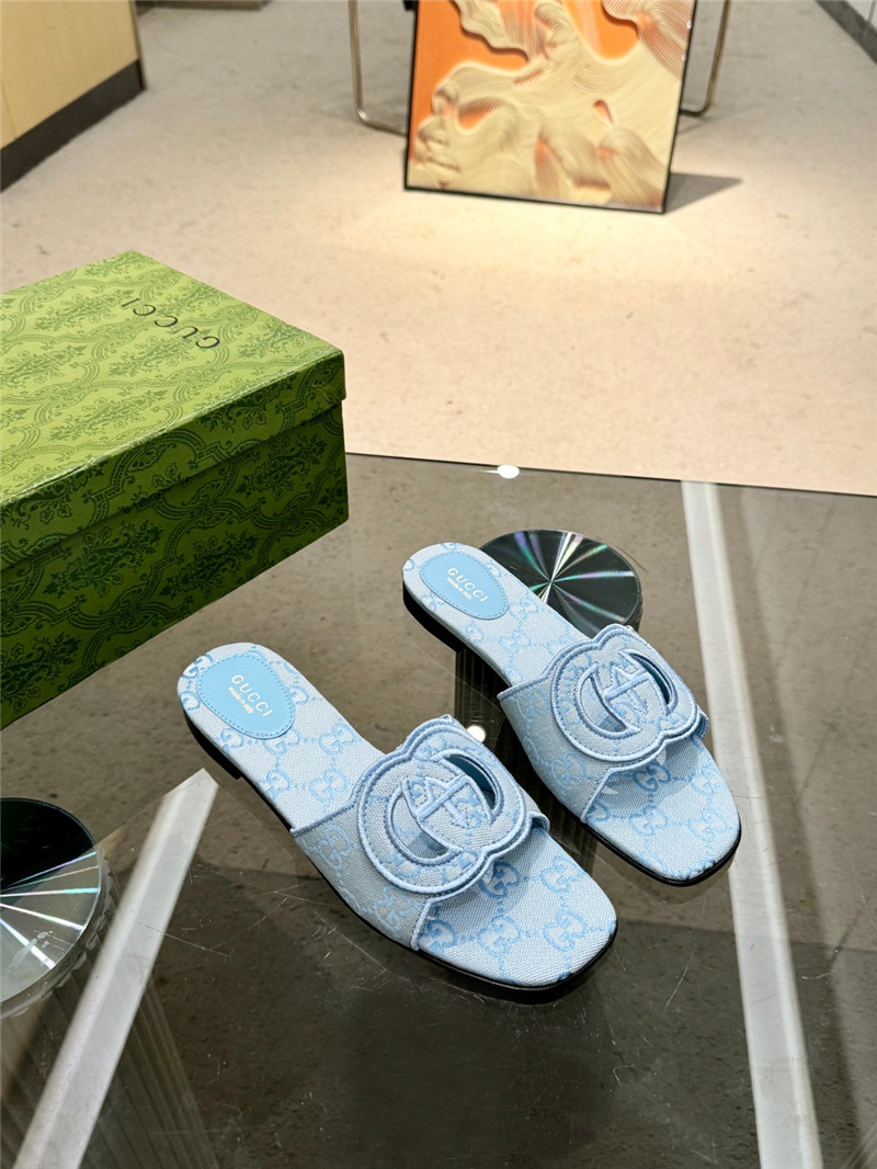 Gvc*1 interlocking g slide sandal in blue gg canvas