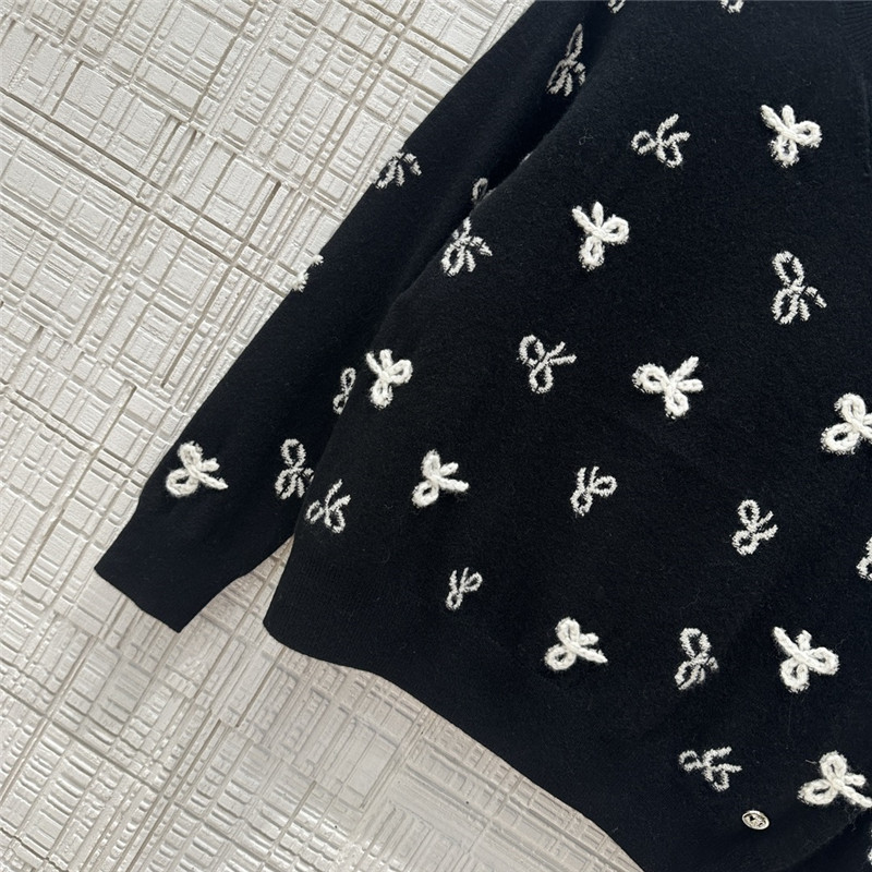 Ch**el bow intarsia cashmere sweater replica designer clothes
