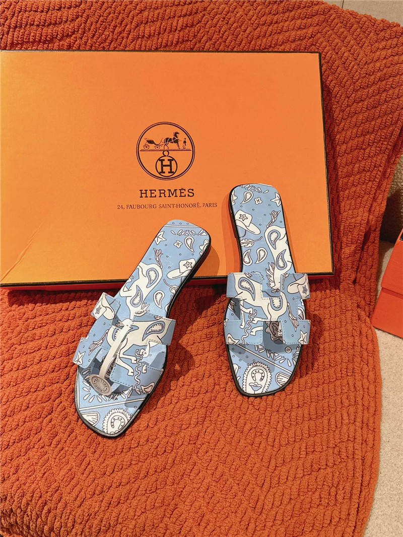 H**me5 oran sandal with blue animaux bandana