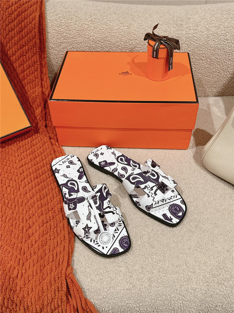 H**me5 oran sandal with white animaux bandana
