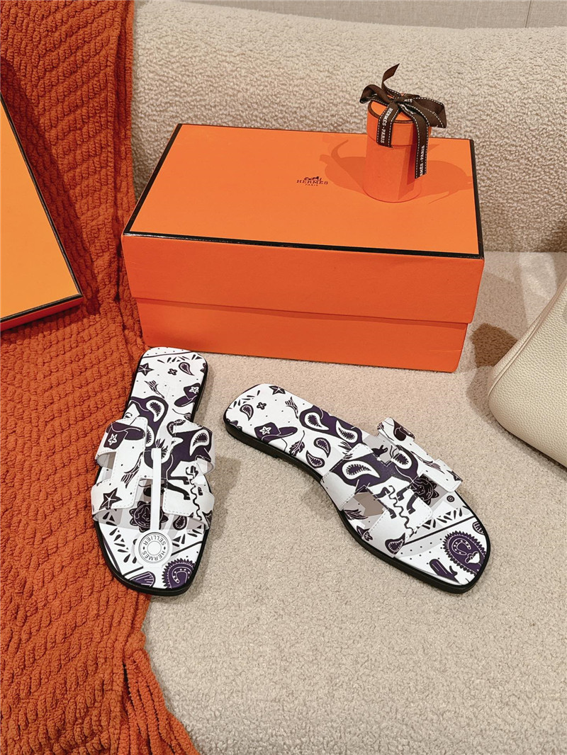 H**me5 oran sandal with white animaux bandana