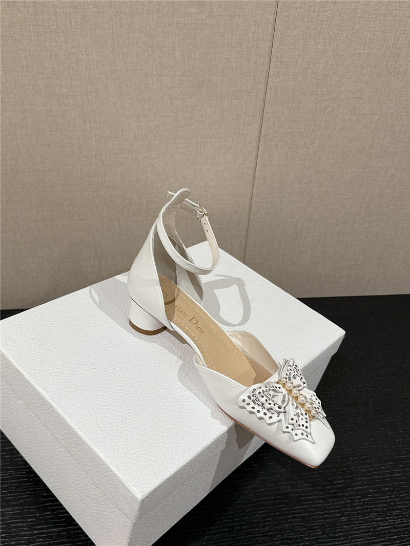 D10r tale butterfly beaded pumps in ivory leather