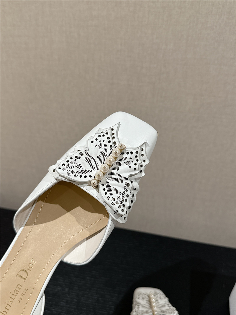 D10r tale butterfly beaded pumps in ivory leather