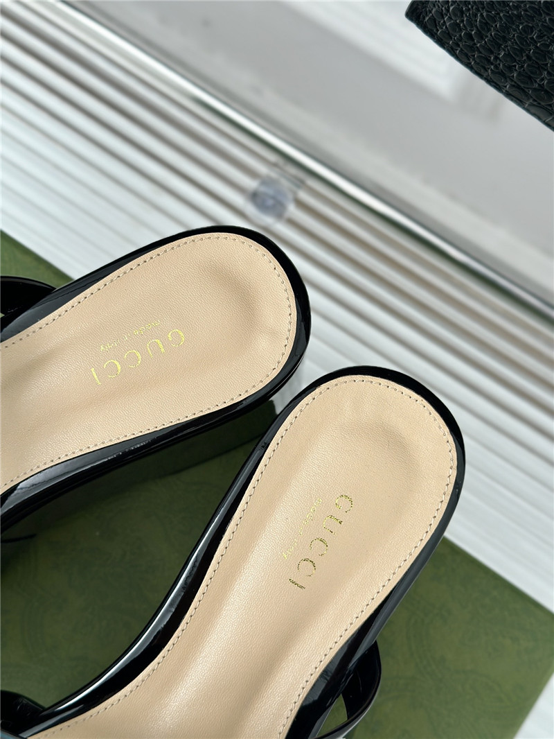 Gvc*1 signoria chain strappy platform slides in black