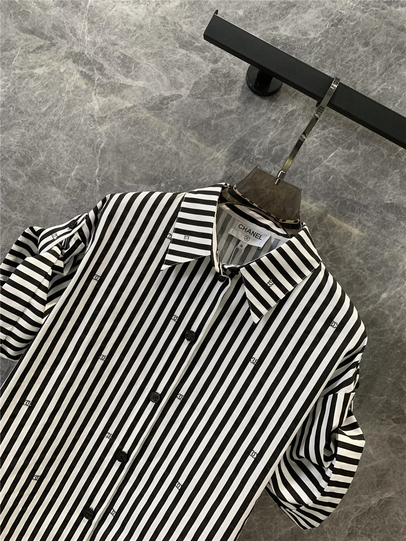 Ch**el black white striped short-sleeved shirt