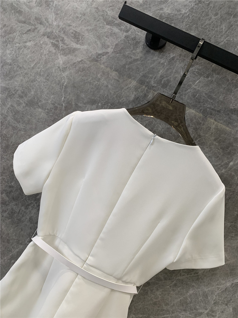 Va1e*ntin0 chain belt short sleeve dress replica d&g clothing