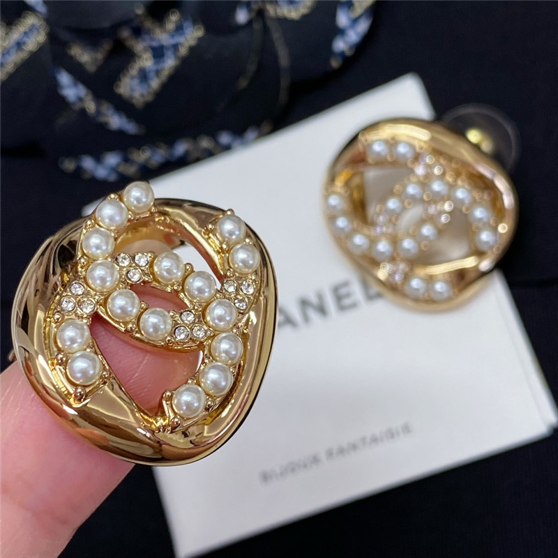 Ch**el hollow twisted sugar cube earrings