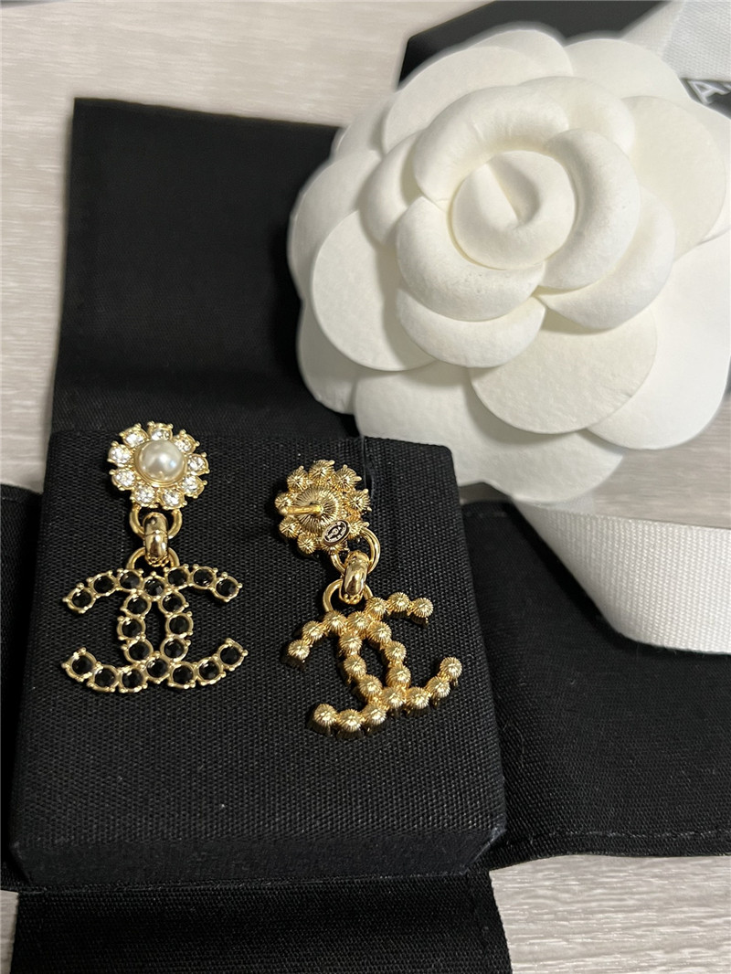 ch**el pearl flower black D1am0nd double c earrings