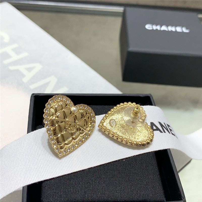ch**el D1am0nd heart earrings