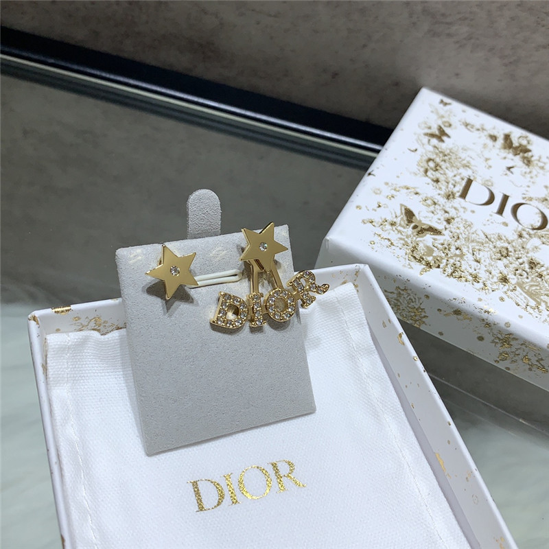 D10r star letter earrings