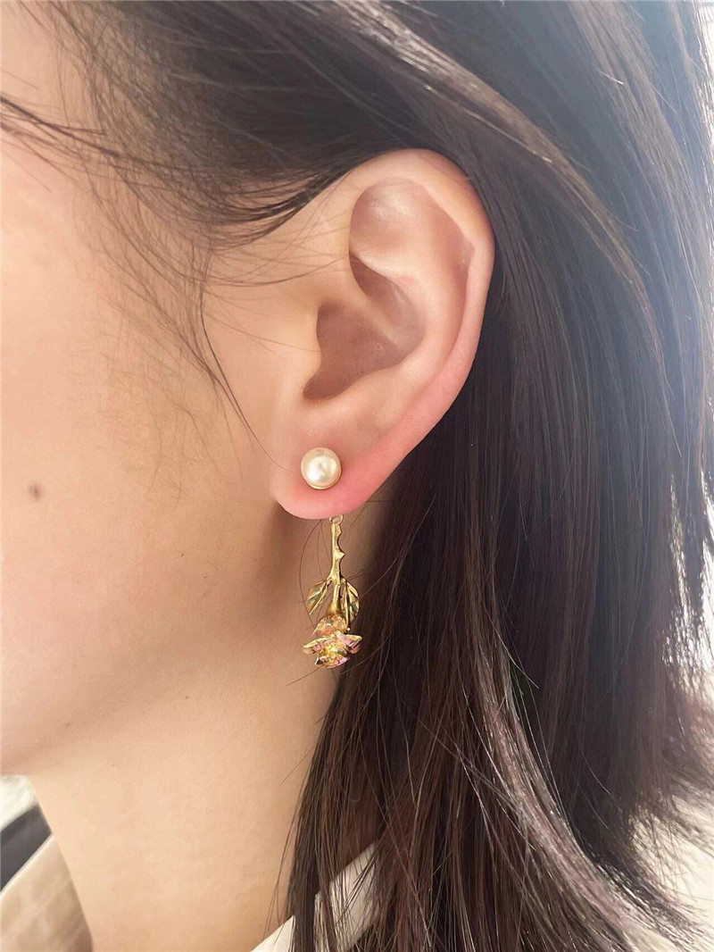 D10r rose earrings