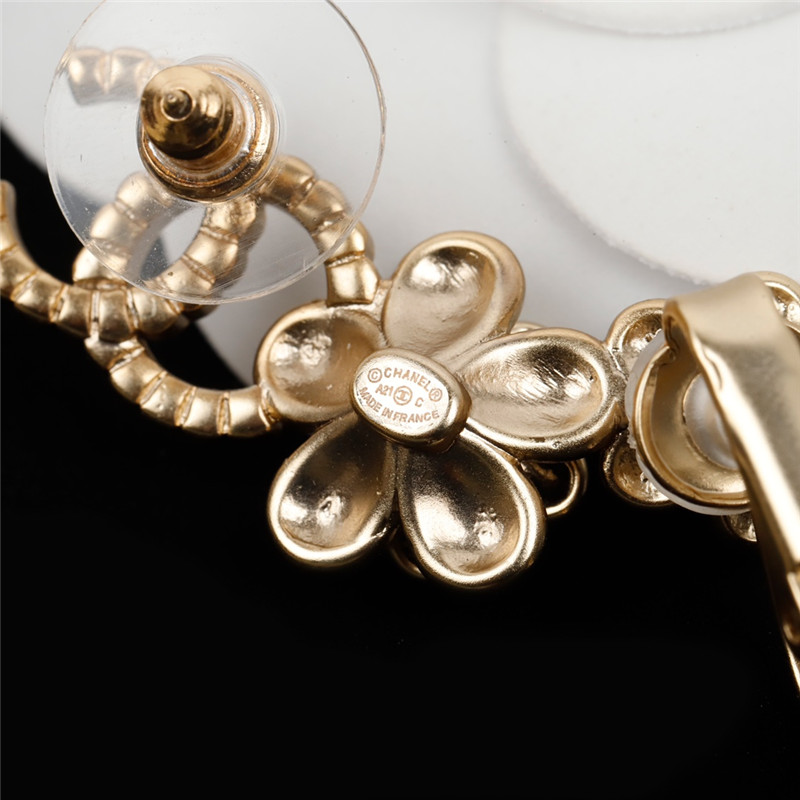 Ch**el new camellia ear clip