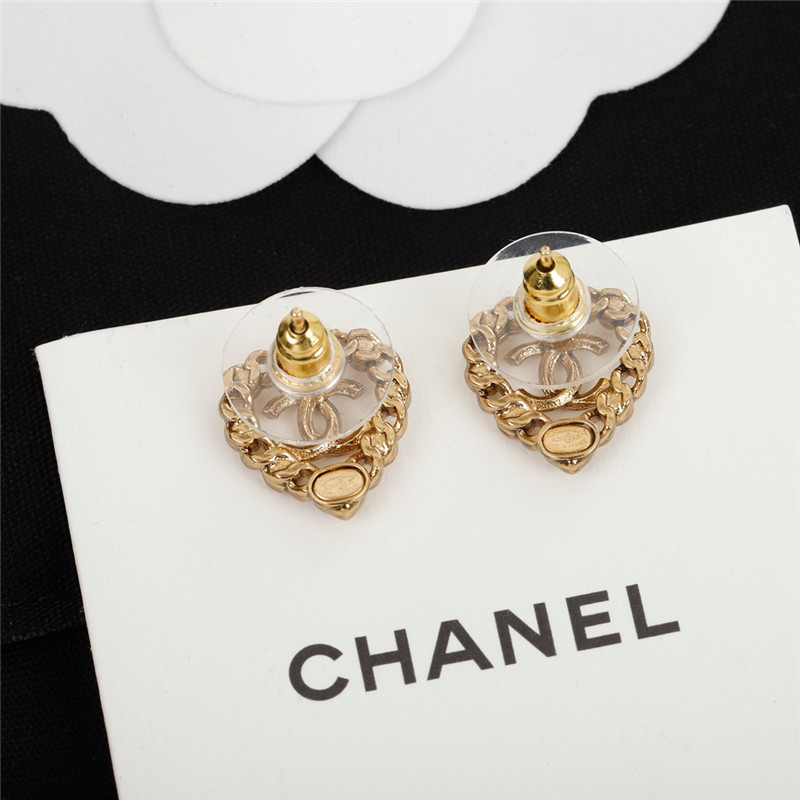 ch**el colored D1am0nd heart earrings