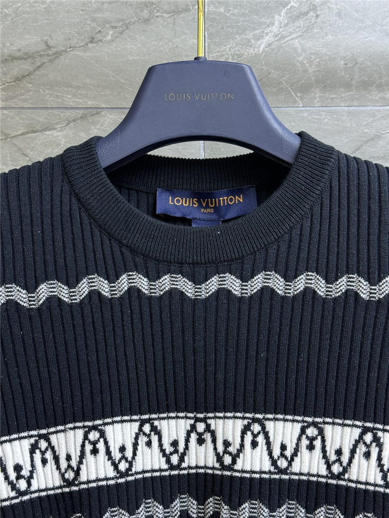 l0vis Vvtt0n lv striped knit suit replica designer clothes