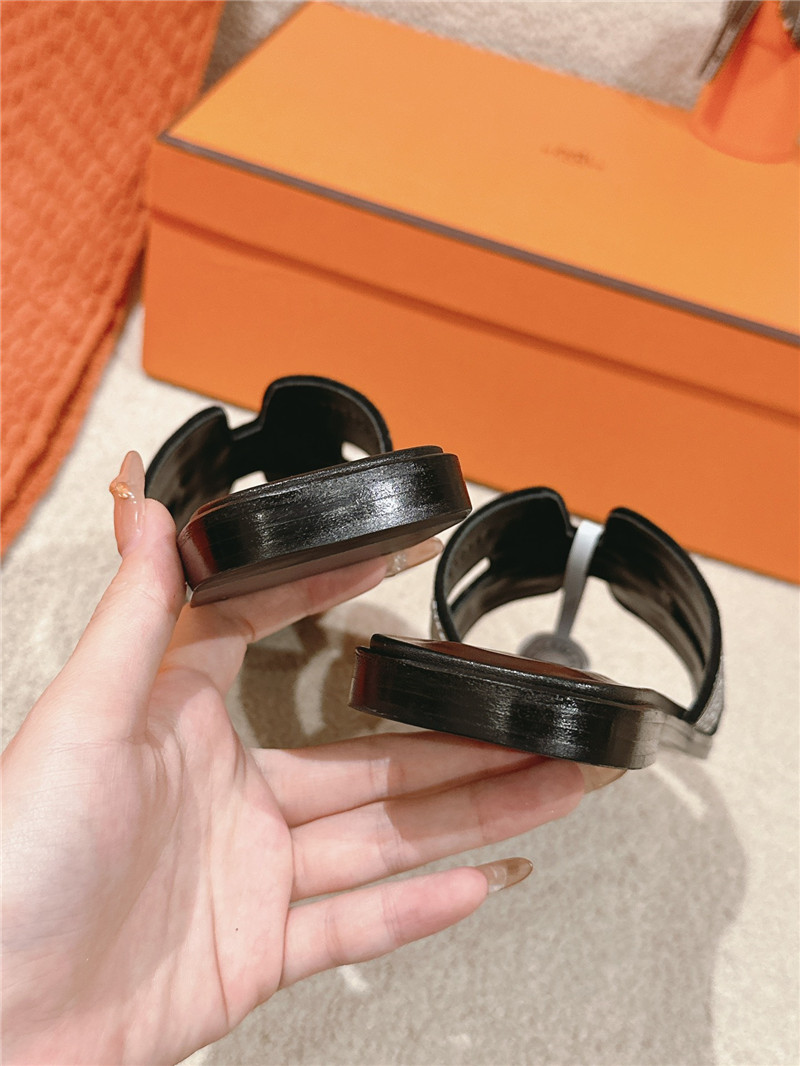 H**me5 oran sandal in black suede goatskin and dabka
