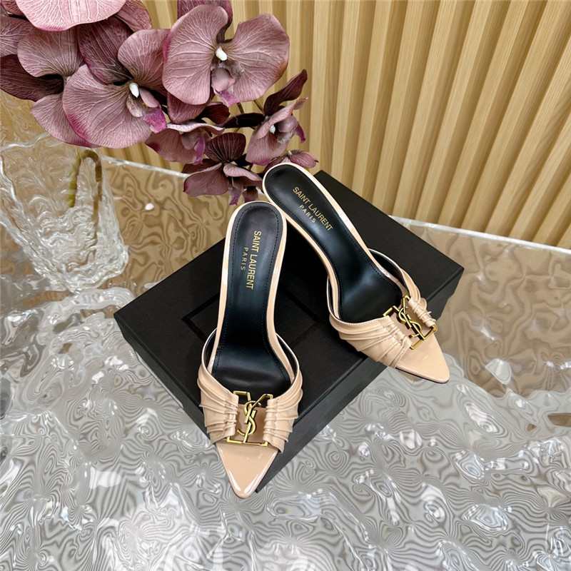 Sa1nt Lau*nt babylone mules in beige patent leather