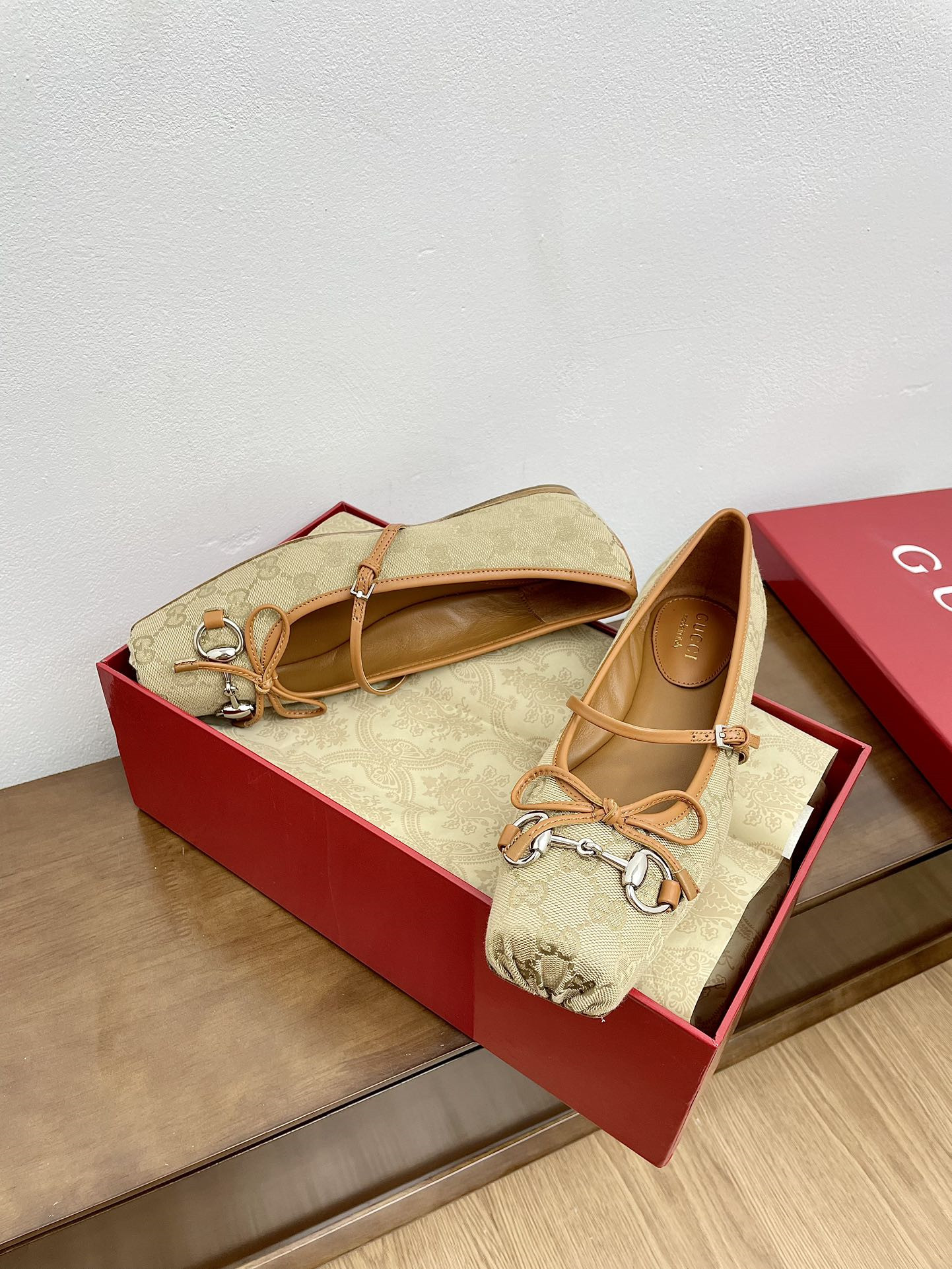 Gvc*1 horsebit ballet flat in beige & brown gg canvas
