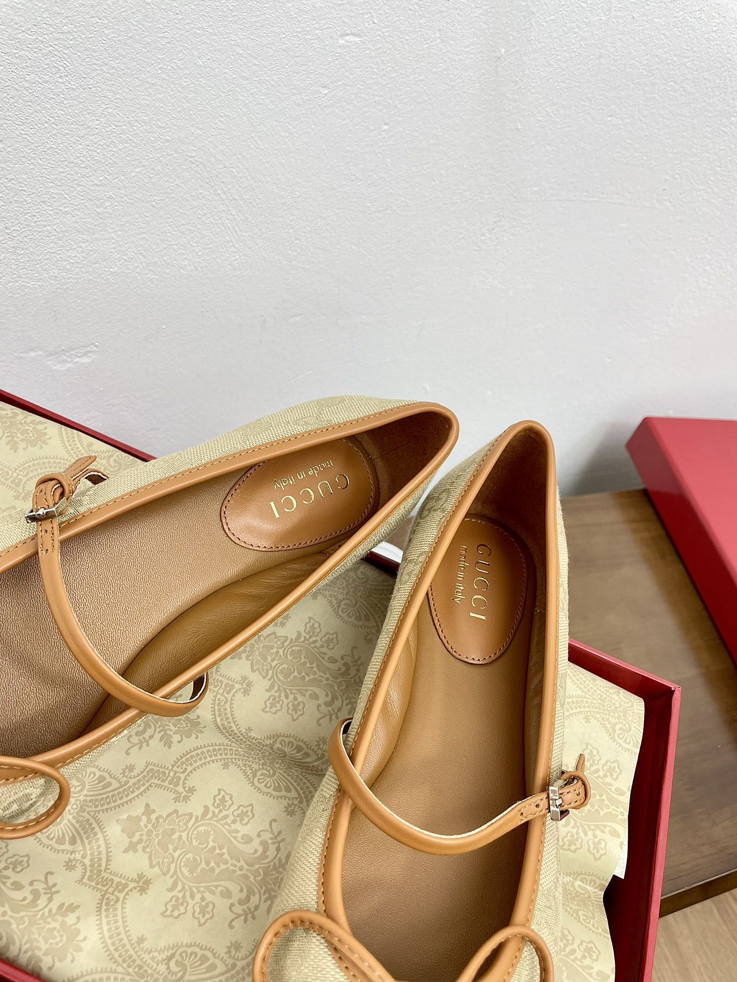 Gvc*1 horsebit ballet flat in beige & brown gg canvas
