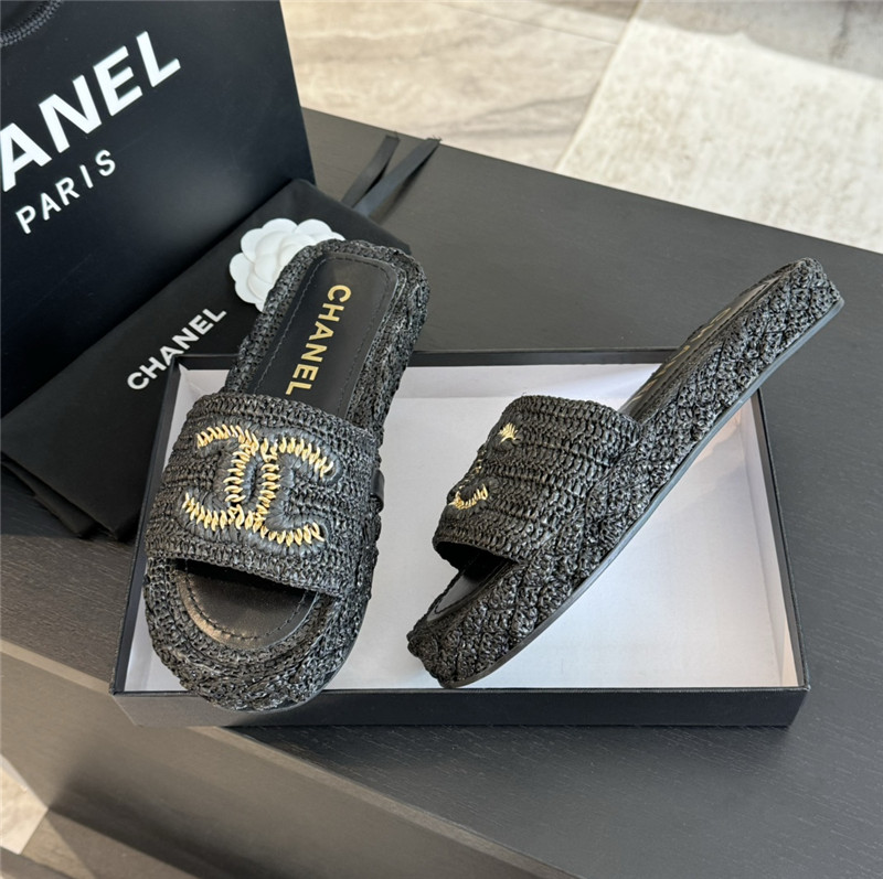 Ch**el crochet slide sandals in black