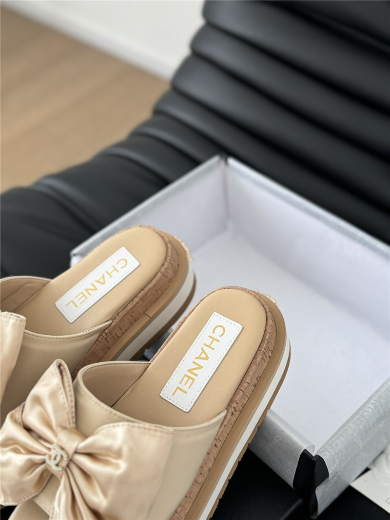 Ch**el silk bow leather platform sandals with crystal Ch**el beige