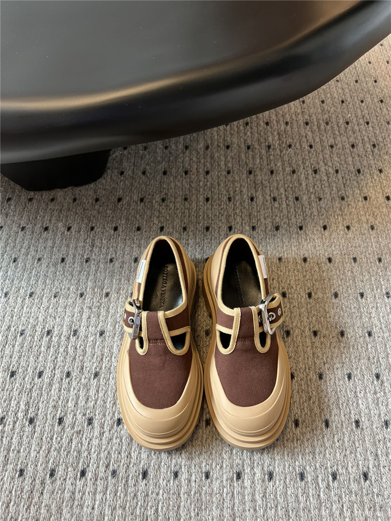 b0tt*ga Ven*ta trek mary-jane in brown and beige