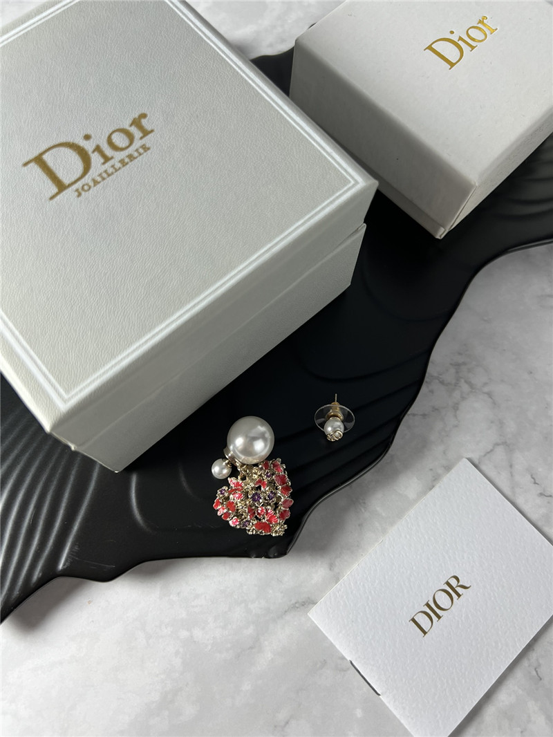 D10r heart earrings
