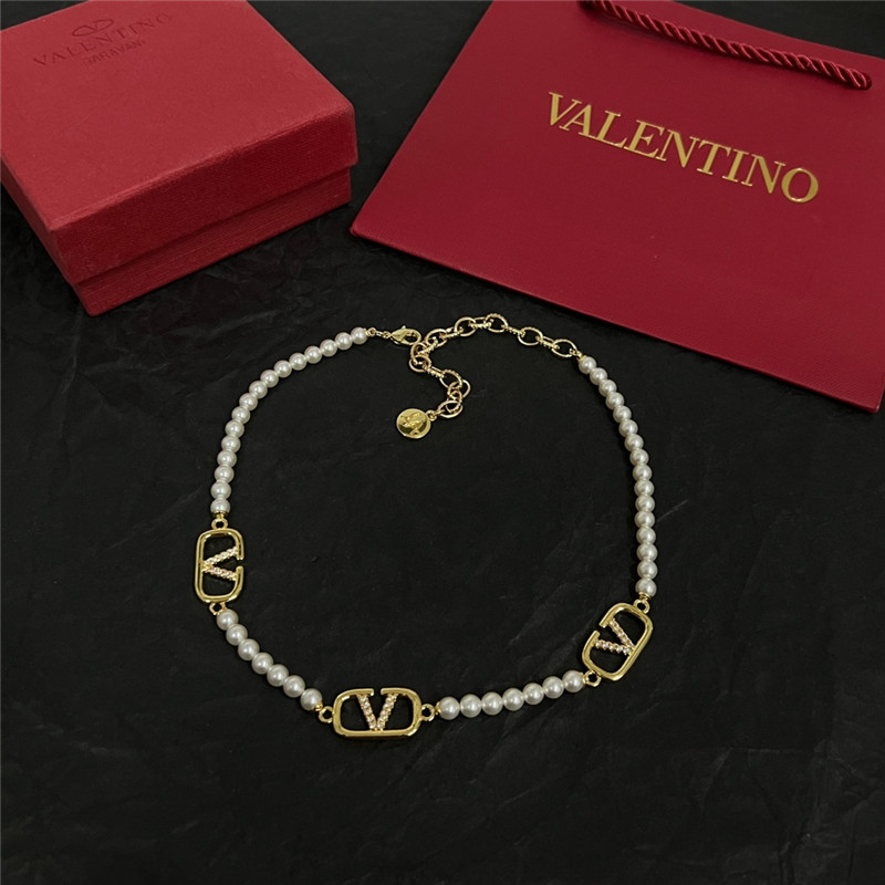 Va1e*ntin0 new necklace