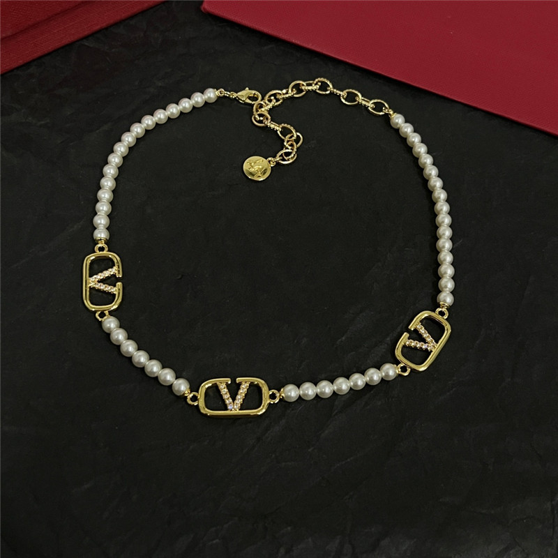 Va1e*ntin0 new necklace