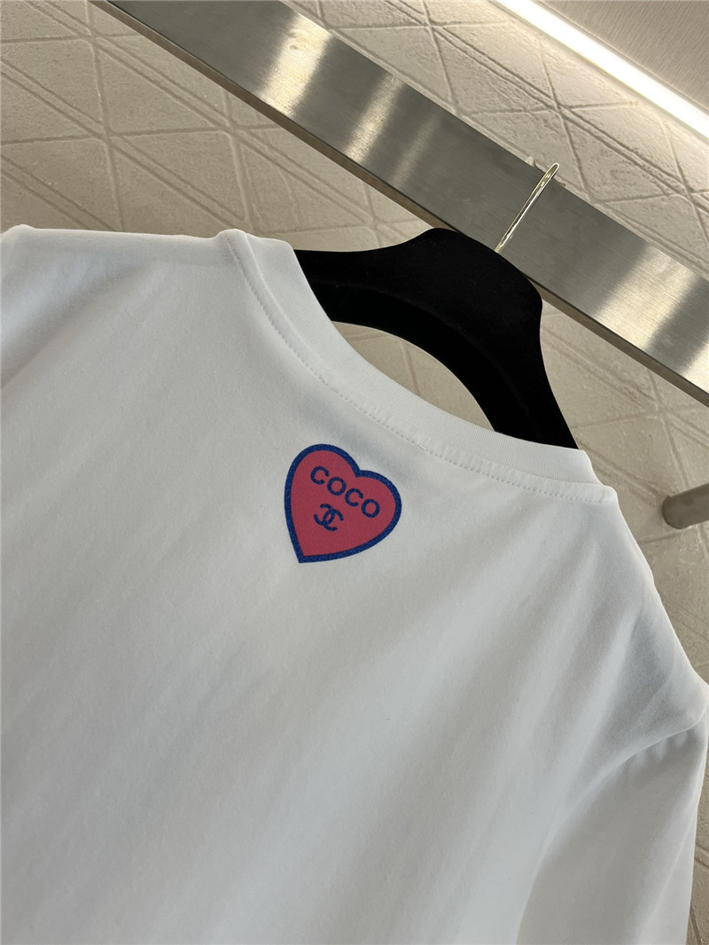 Ch**el heart print t-shirt replica clothing