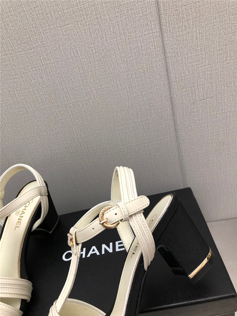 Ch**el cruise 2022/23 ivory & black lambskin slingbacks pumps