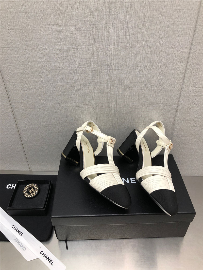 Ch**el cruise 2022/23 ivory & black lambskin slingbacks pumps