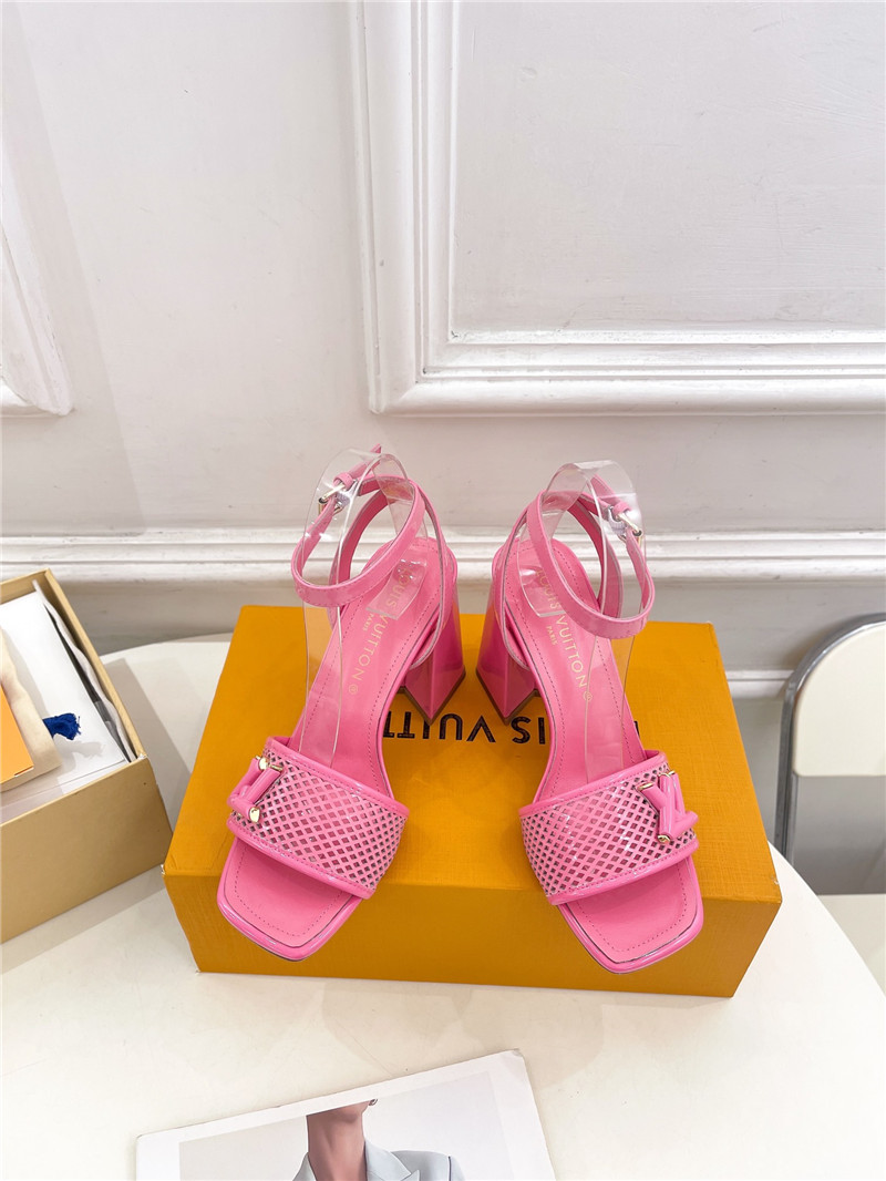 l0vis Vvtt0n shake sandal in pink patent calfskin