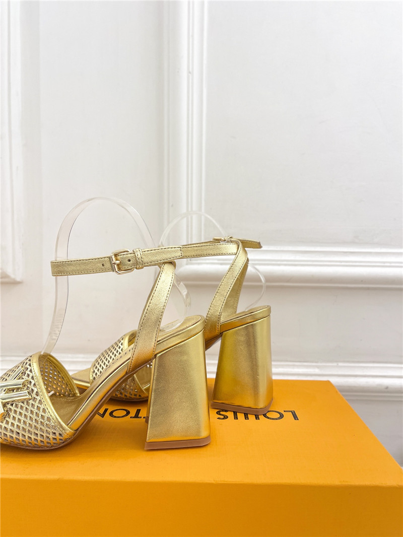 l0vis Vvtt0n shake sandal in gold calfskin