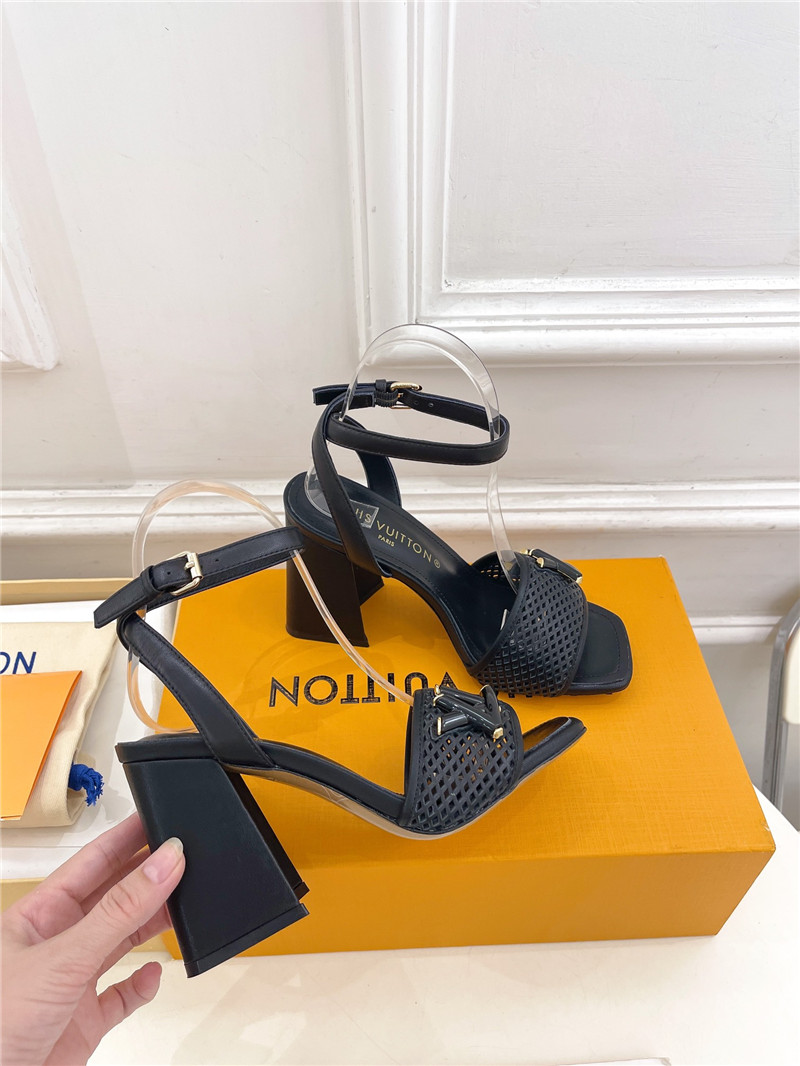 l0vis Vvtt0n shake sandal in black calfskin
