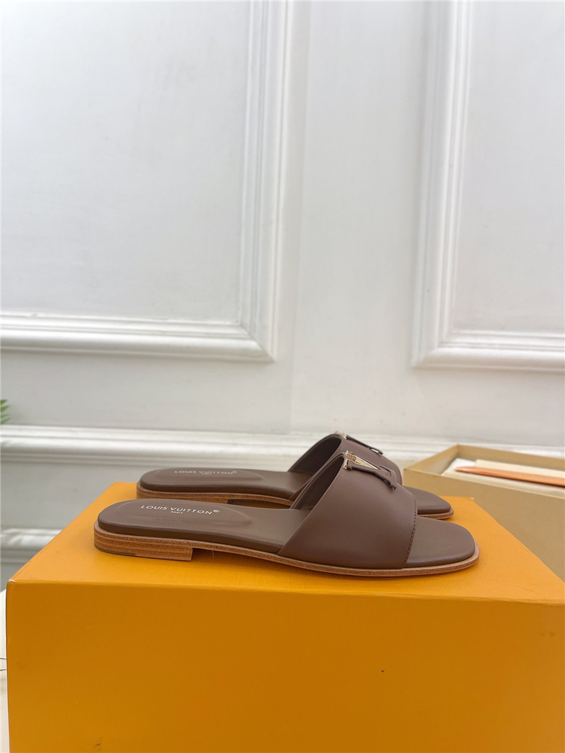 l0vis Vvtt0n lv capri flat mule brown