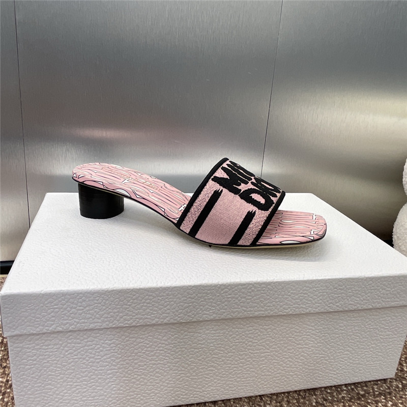 D10r dway heeled slide miss D10r allover motif in pale pink