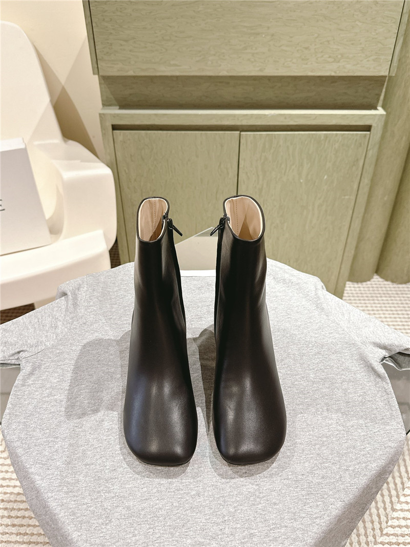 L0ew* toy ankle boots in black