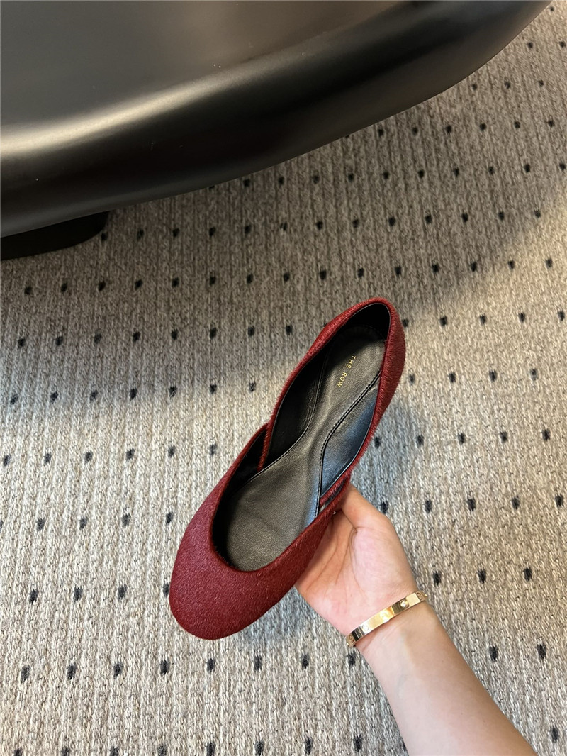 The R0w gemma ballet slipper burgundy suede