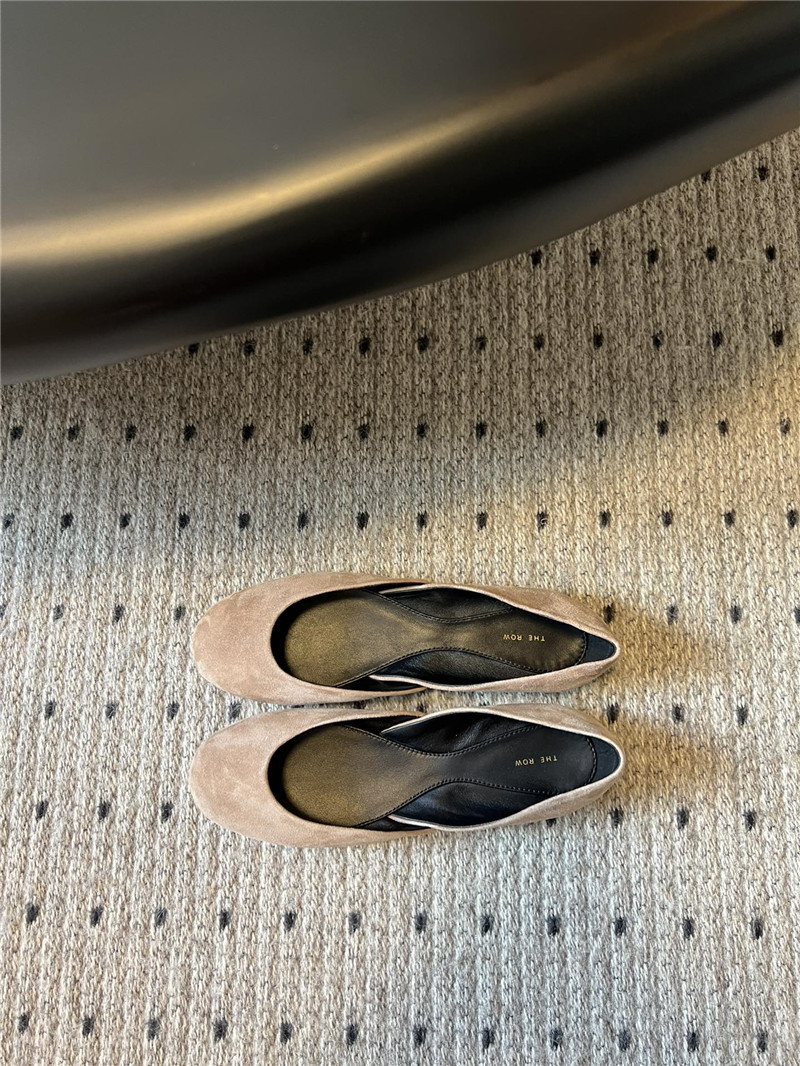 The R0w gemma ballet slipper bisquit suede