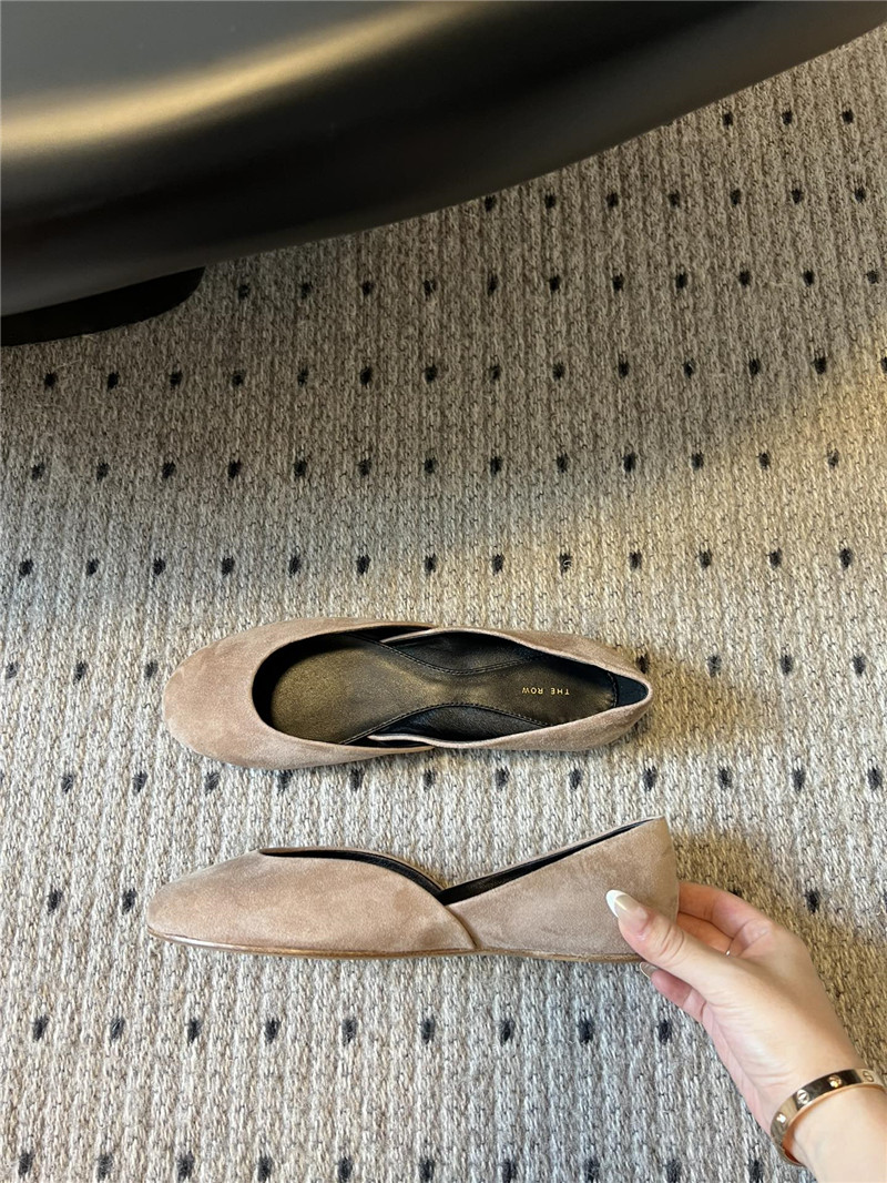 The R0w gemma ballet slipper bisquit suede