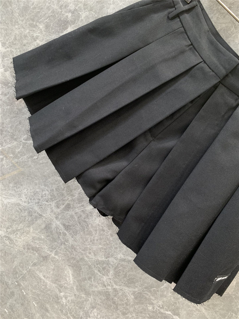 M1um1u micro-letter pleated apron-style pants skirt replicas clothes